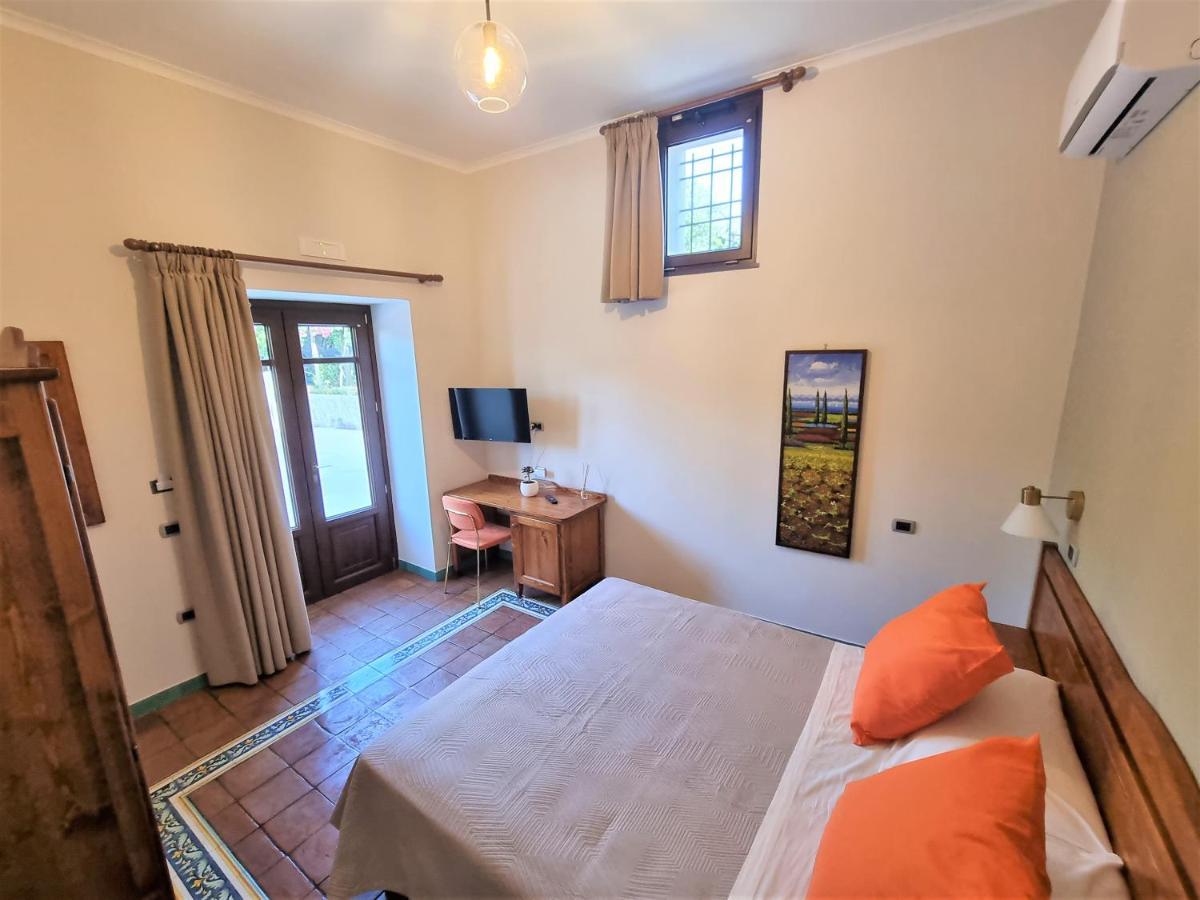 Casa Fifina Rooms Sant'Egidio del Monte Albino ภายนอก รูปภาพ
